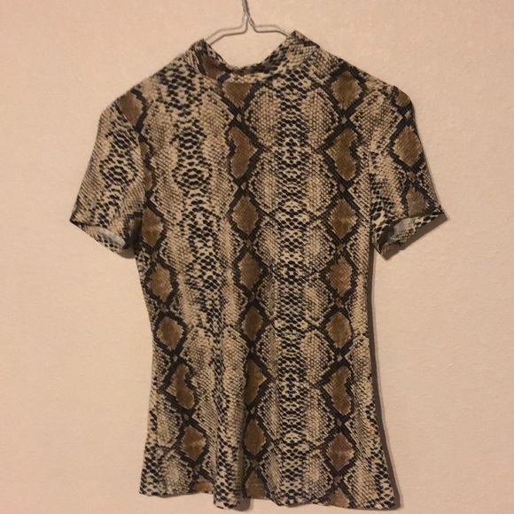 CUTE SNAKESKIN TOP - Picture 1 of 2